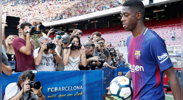 Ousmane Dembélé pasó el ‘roche’ de su vida en plena presentación oficial Ousmane Dembélé pasó el ‘roche’ de su vida en plena presentación oficial