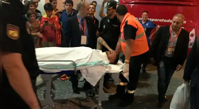 Dani Ceballos siendo trasladado al hospital de Toledo.