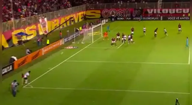 El golazo olímpico de Christian Cueva con el Sao Paulo en el Brasileirao . El golazo olímpico de Christian Cueva con el Sao Paulo en el Brasileirao .