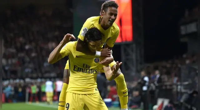 Neymar y Cavani casi se van a las manos en el camerino tras incidente del penal Neymar y Cavani casi se van a las manos en el camerino tras incidente del penal