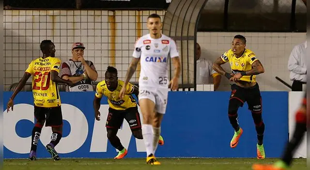 Jonatan Álvez celebra el gol del Barcelona ante el Santos. Jonatan Álvez celebra el gol del Barcelona ante el Santos.