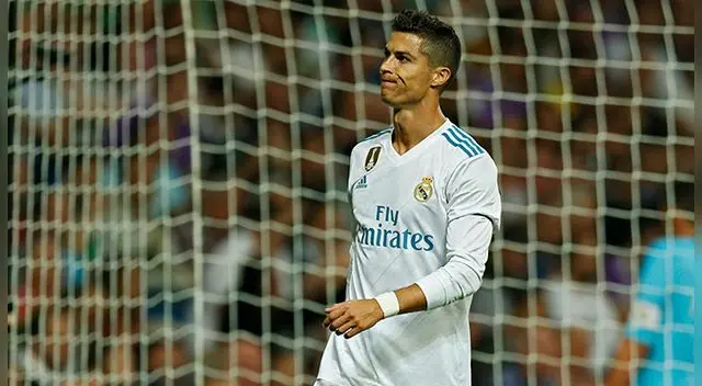 Cristiano Ronaldo se lamenta de una ocasión fallada ante el Betis.