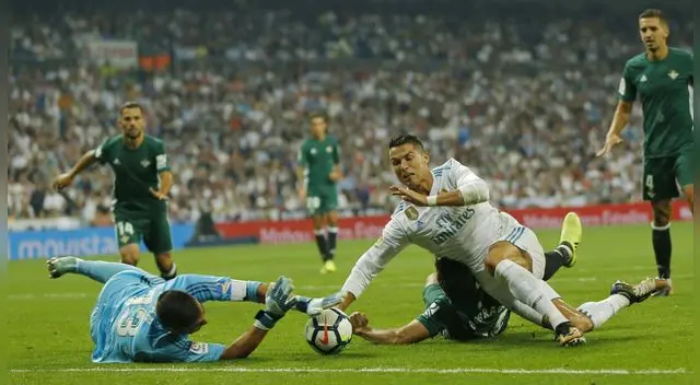 Real Madrid quedó relegado a siete puntos del Barcelona