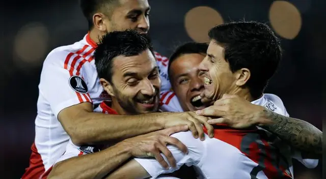 Los jugadores de River Plate celebran uno de los goles a Wilstermann en la Copa Libertadores. Los jugadores de River Plate celebran uno de los goles a Wilstermann en la Copa Libertadores.
