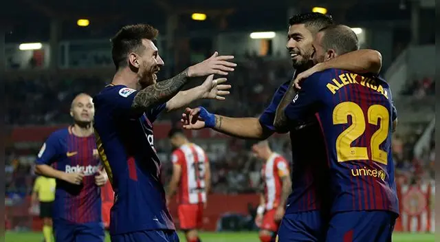 Lionel Messi, Luis Suárez y Aleix Vidal celebran el 2-0 del Barcelona ante el Girona. Lionel Messi, Luis Suárez y Aleix Vidal celebran el 2-0 del Barcelona ante el Girona.