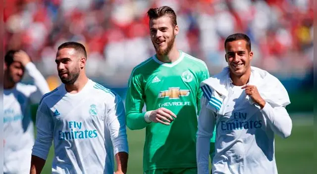 David de Gea bromea con Dani Carvajal y Lucas Vázquez antes de un amistoso Real Madrid-Manchester United.
