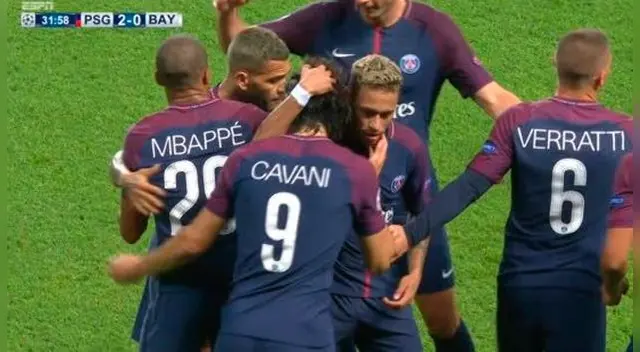 En el PSG vs. Bayern Munich,  Neymar y Cavani se dieron un tierno abrazo abrazo en la Champions League.