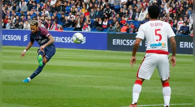 Neymar inauguró el marcador ante el Bordeaux con un magistral remate. 