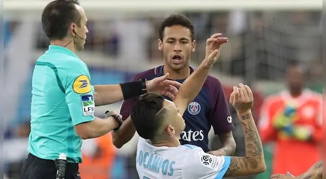 En el PSG vs. Marsella: Neymar se fue expulsado por una agresión a un jugador rival en la Ligue 1. En el PSG vs. Marsella: Neymar se fue expulsado por una agresión a un jugador rival en la Ligue 1.