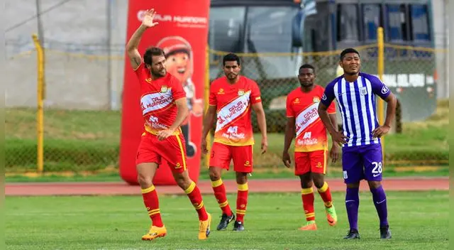 Mauricio Montes celebra su primer gol a Alianza Lima. Mauricio Montes celebra su primer gol a Alianza Lima.
