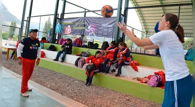 Katherine Horny, que formó parte de la brillante generación que participó en Seúl 88', puso énfasis en la recepción en el voleibol. Foto: Fundación Telefónica Katherine Horny, que formó parte de la brillante generación que participó en Seúl 88', puso énfasis en la recepción en el voleibol. Foto: Fundación Telefónica
