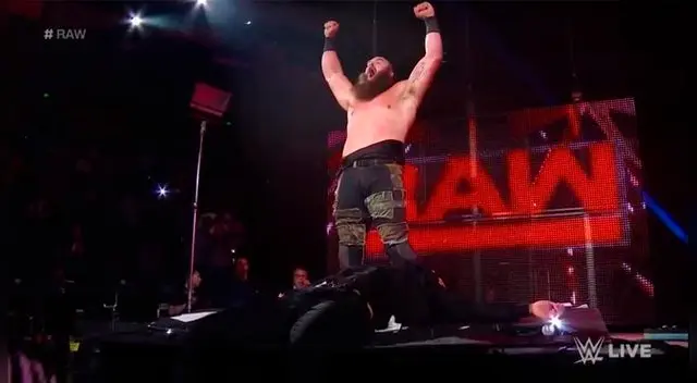 WWE: Braun Strowman regresó a RAW y masacró a todos previo al Survivor Series.
