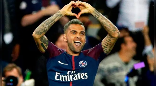 Dani Alves confesó que estuvo cerca de jugar en el Real Madrid antes que en Barcelona Dani Alves confesó que estuvo cerca de jugar en el Real Madrid antes que en Barcelona