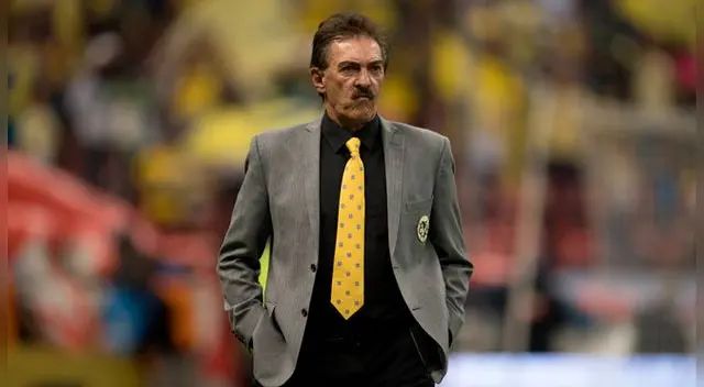 Ricardo La Volpe, durante su etapa en el América de México.