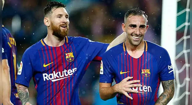 Paco Alcácer celebra su primer gol junto a Lionel Messi.