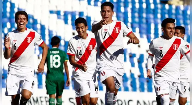 Yuriel Celi celebra su gol a Bolivia.