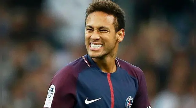 Neymar celebró los 100 días en el PSG aunque es criticado por su egocentrismo