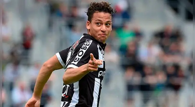 Cristian Benavente celebra un gol con Sporting Charleroi. Cristian Benavente celebra un gol con Sporting Charleroi.