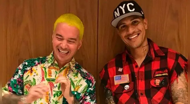 Paolo Guerrero junto al cantante colombiano J-Balvin.