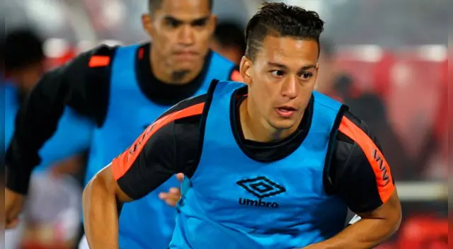 Cristian Benavente sobre clasificación al Mundial: "Parecía que yo hubiera jugado porque todo el mundo me felicitó" Cristian Benavente sobre clasificación al Mundial: "Parecía que yo hubiera jugado porque todo el mundo me felicitó"