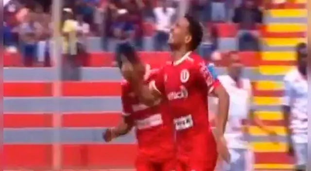 Arquímedes Figuera celebra su gol con Universitario a Ayacucho FC.