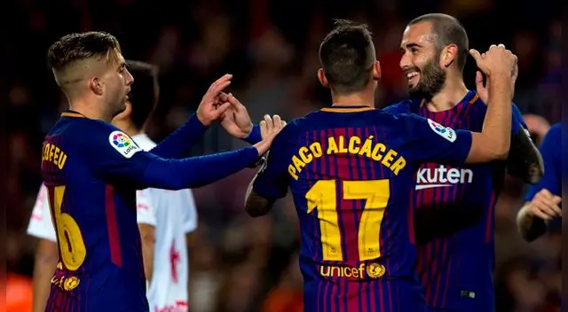Vidal, Alcácer y Deulofeu celebran un gol del Barcelona. Vidal, Alcácer y Deulofeu celebran un gol del Barcelona.