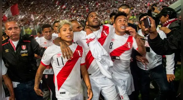 Ruidíaz, Farfán y Cueva celebran la clasificación de Perú a Rusia 2018.