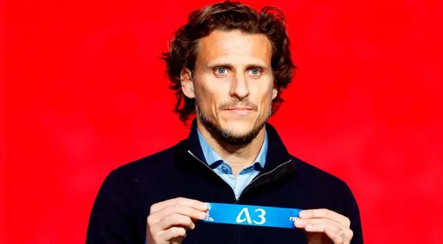 Diego Forlán disputó tres Mundiales con Uruguay. Diego Forlán disputó tres Mundiales con Uruguay.