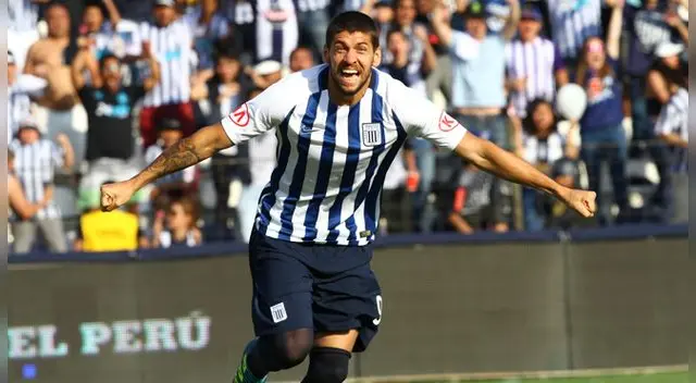 Gabriel Leyes celebra uno de sus goles ante Comerciantes Unidos.