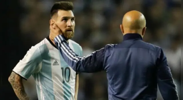 Para Jorge Sampaoli, Lionel Messi es el mejor futbolista de todos los tiempos. Foto: AP Para Jorge Sampaoli, Lionel Messi es el mejor futbolista de todos los tiempos. Foto: AP