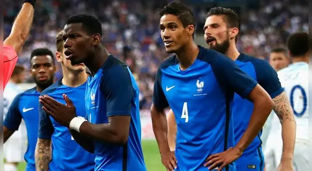 Raphael Varane durante un partido de Francia.