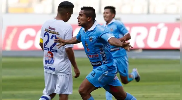 Javier Carnero celebra el 1-0 de Binacional ante Estudiantil CNI. Javier Carnero celebra el 1-0 de Binacional ante Estudiantil CNI.