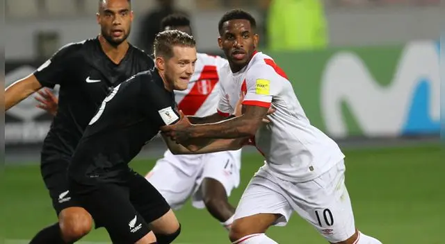 Jefferson Farfán, durante el partido ante Nueva Zelanda.