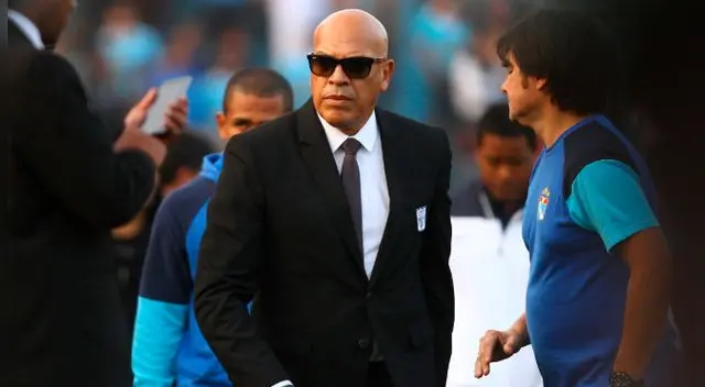 Roberto Mosquera, durante su etapa como entrenador de Alianza Lima. Roberto Mosquera, durante su etapa como entrenador de Alianza Lima.
