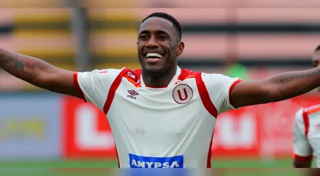 Carlos Morenos con pie y medio fuera de Universitario de Deportes.