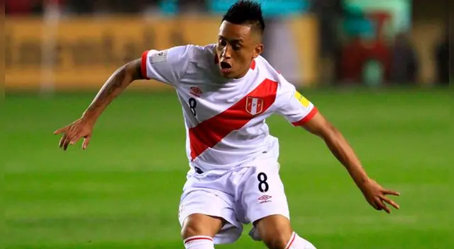 Christian Cueva: aparece en el album oficial de Panini como la principal figura de Perú Christian Cueva: aparece en el album oficial de Panini como la principal figura de Perú