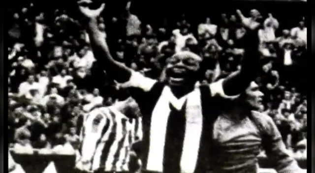 Víctor 'Pitín' Zegarra celebra el gol de Alianza Lima ante Boca Juniors.