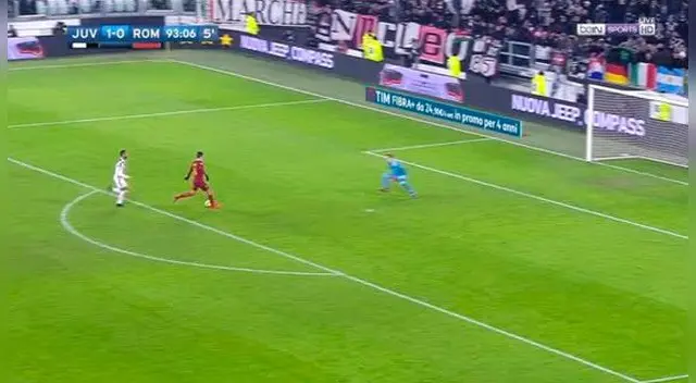 Patrick Schick antes de fallar su remate ante Szczesny.