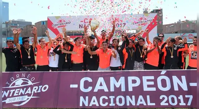 Universitario venció 2-0 a Sporting Cristal y se coronó campeón Sub-17 del Torneo Centenario Universitario venció 2-0 a Sporting Cristal y se coronó campeón Sub-17 del Torneo Centenario