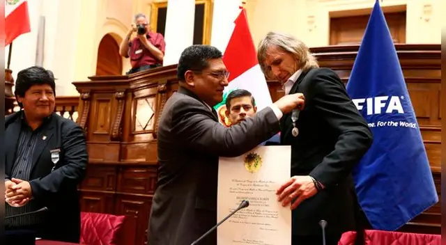 Ricardo Gareca el personaje del año que volvió a ser condecorado en Argentina