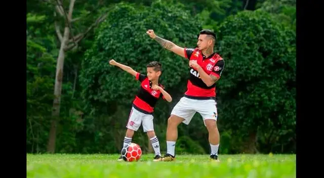 Miguel Trauco y la entrañable sesión de fotos junto a su familia Miguel Trauco y la entrañable sesión de fotos junto a su familia