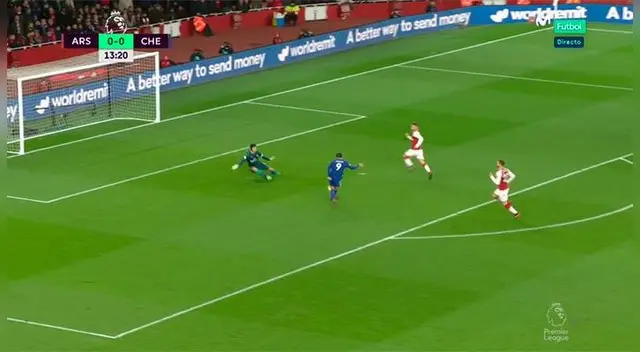 Álvaro Morata falla su mano a mano ante Petr Cech.