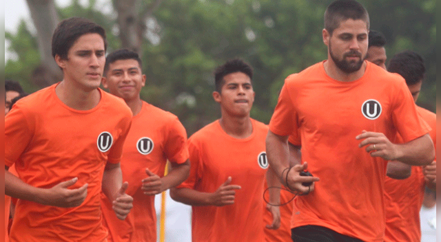 Universitario entrenó en su primer día de pretemporada con camiseta sin marca. Foto: Prensa Universitario. Universitario entrenó en su primer día de pretemporada con camiseta sin marca. Foto: Prensa Universitario.