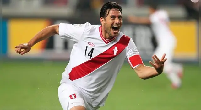 Claudio Pizarro debutó con la camiseta del Deportivo Pesquero en 1996. Claudio Pizarro debutó con la camiseta del Deportivo Pesquero en 1996.