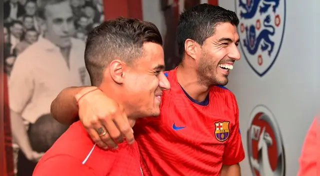 Philippe Coutinho y Luis Suárez, abrazados durante la previa de un amistoso Liverpool-Barcelona. Philippe Coutinho y Luis Suárez, abrazados durante la previa de un amistoso Liverpool-Barcelona.