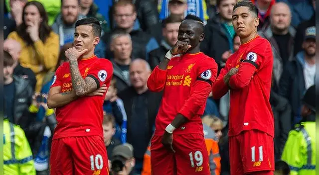 Philippe Coutinho y Robeto Firmino hicieron vibrar a todos los hinchas de Liverpool con sus goles. Foto: EFE