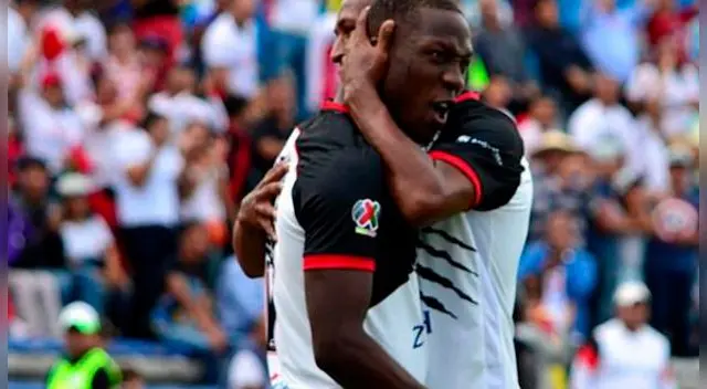 Luis Advíncula vive un momento de ensueño con los Lobos BUAP. Luis Advíncula vive un momento de ensueño con los Lobos BUAP.