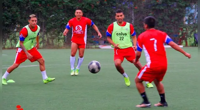 Los jugadores agremiados durante un entrenamiento en la Videna. Los jugadores agremiados durante un entrenamiento en la Videna.