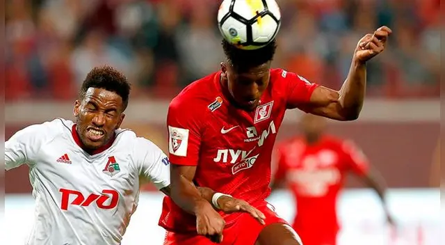Jefferson Farfán enfrenta a un jugador del Spartak de Moscú. Jefferson Farfán enfrenta a un jugador del Spartak de Moscú.