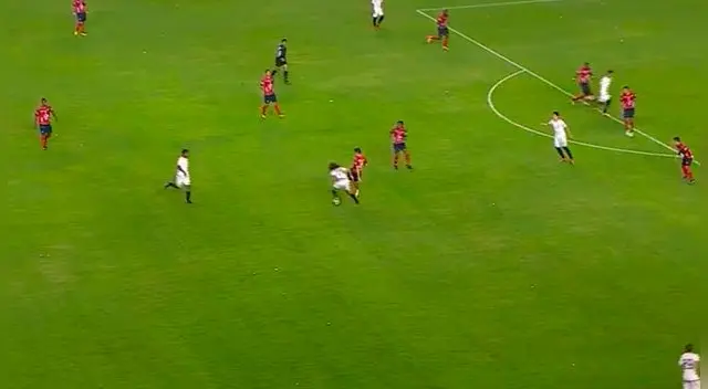 En el Universitario vs. DIM, Paulo de la Cruz hizo una maravillosa ruleta.